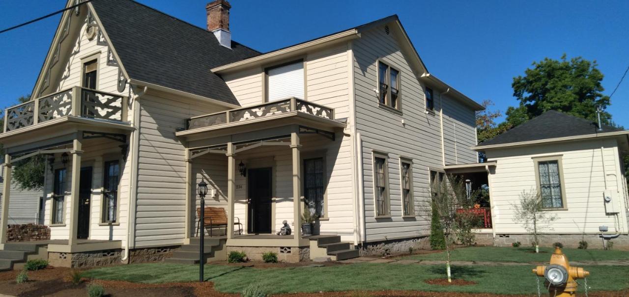Hotel HISTORICAL JOHN RAST HOUSE circa 1875 Roseburg Exterior foto